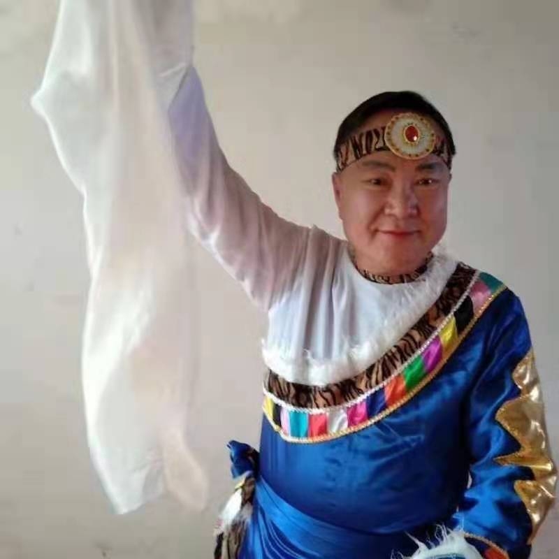 走在冷风中的第一张照片--丹东残疾人相亲网